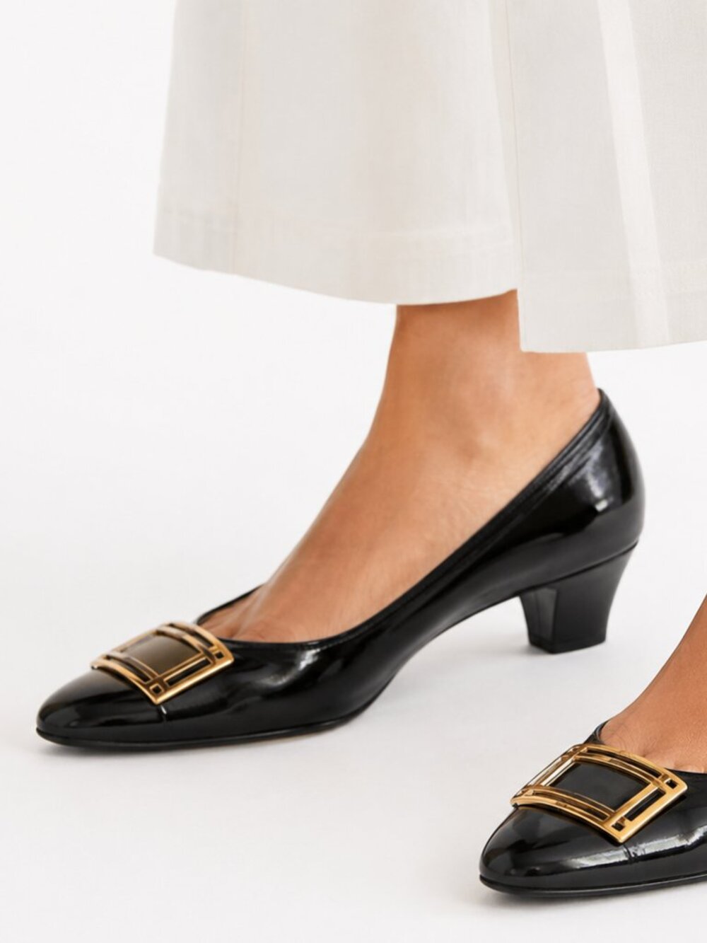 SALVATORE FERRAGAMO BLACK PATENT LEATHER GOLD BUCKLE PUMPS - 9A
